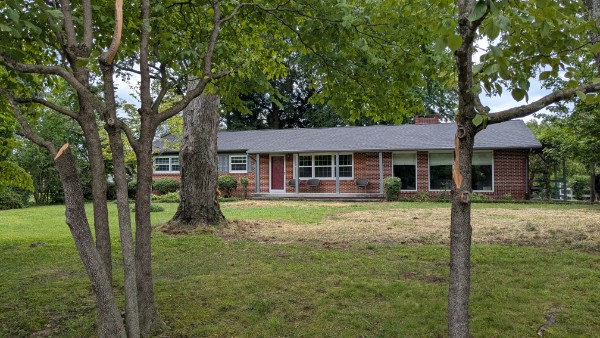1215 Meadow Road