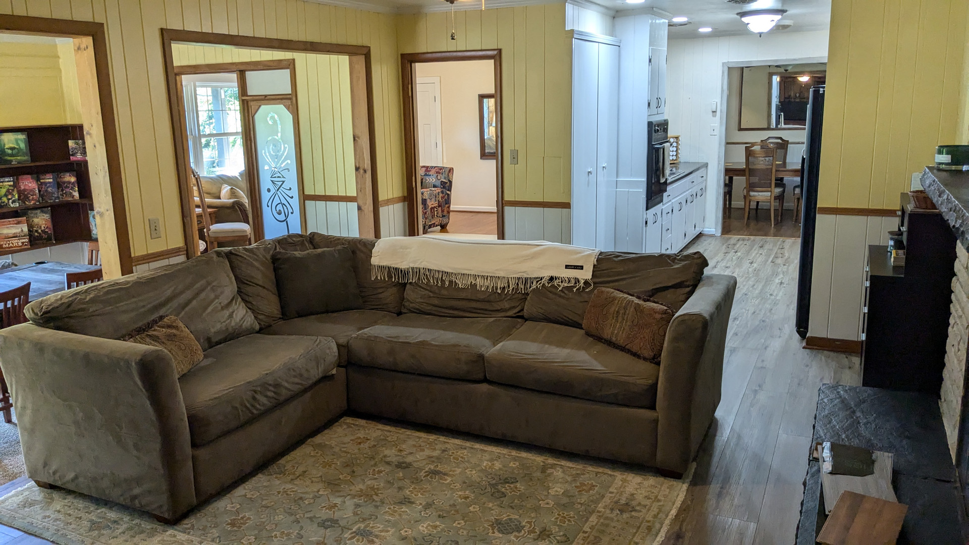 1215 Meadow Road