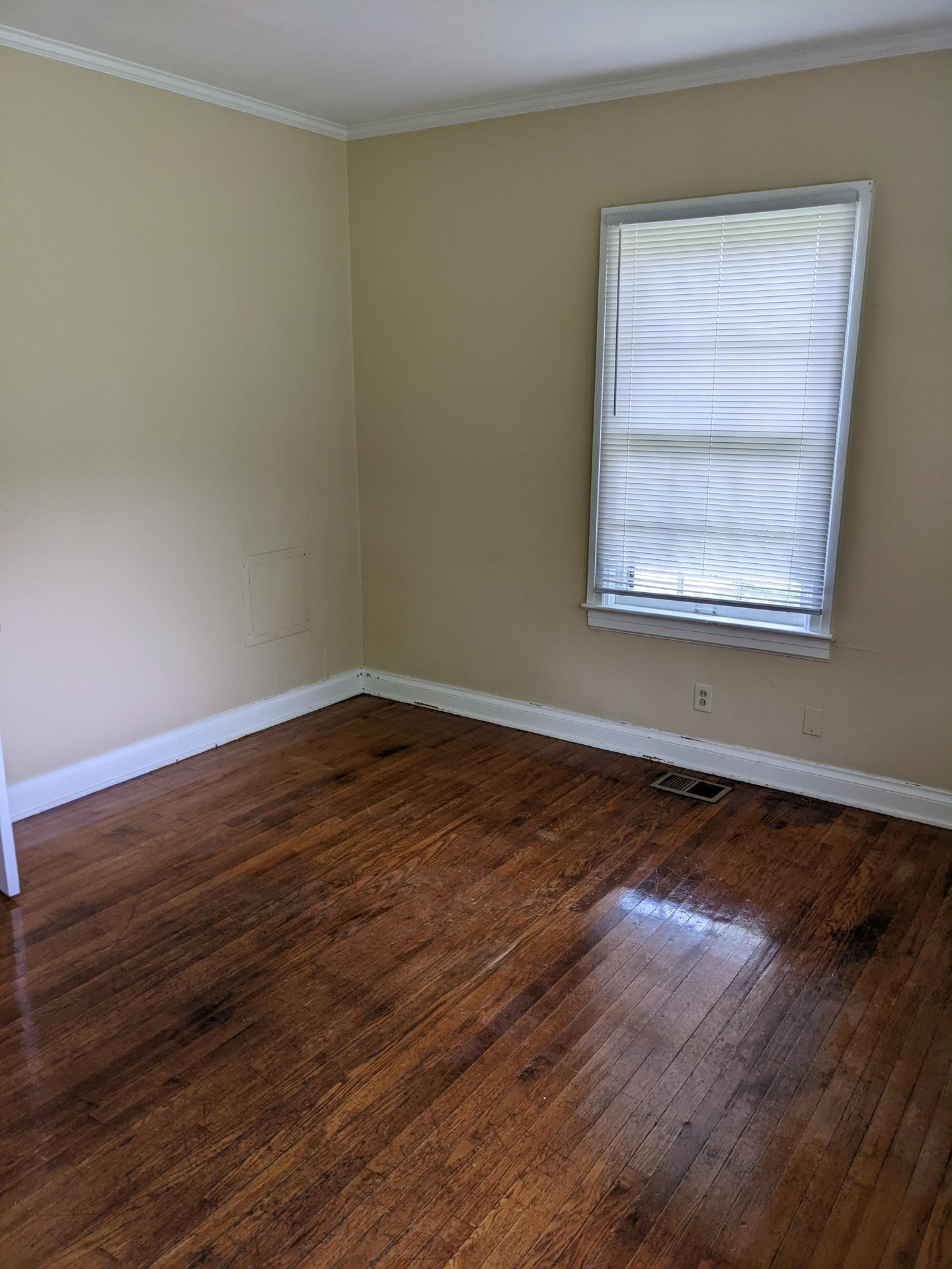1289 Hunters Point Pike