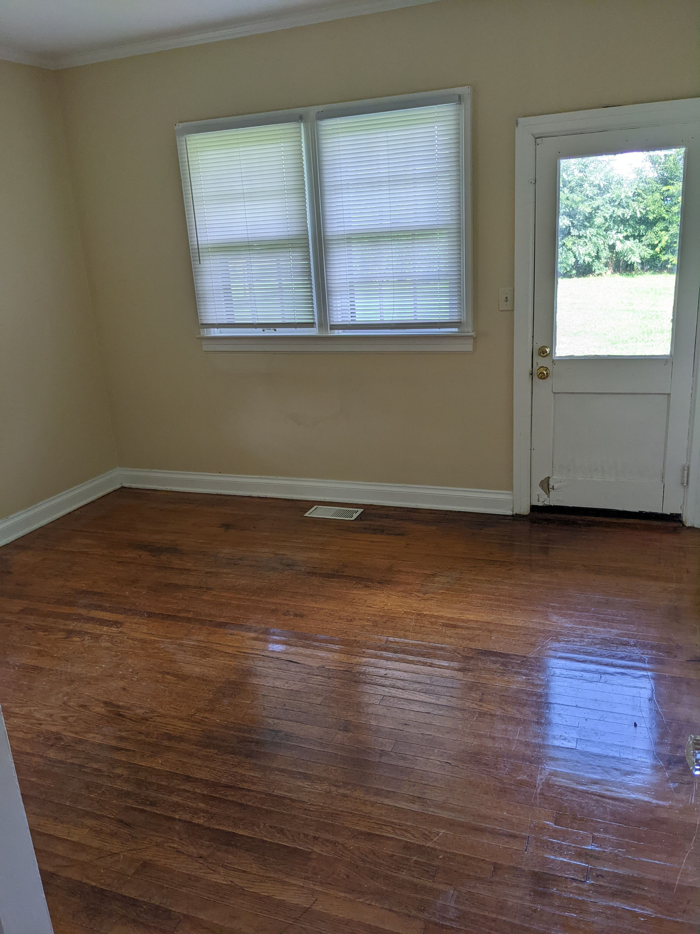 1289 Hunters Point Pike
